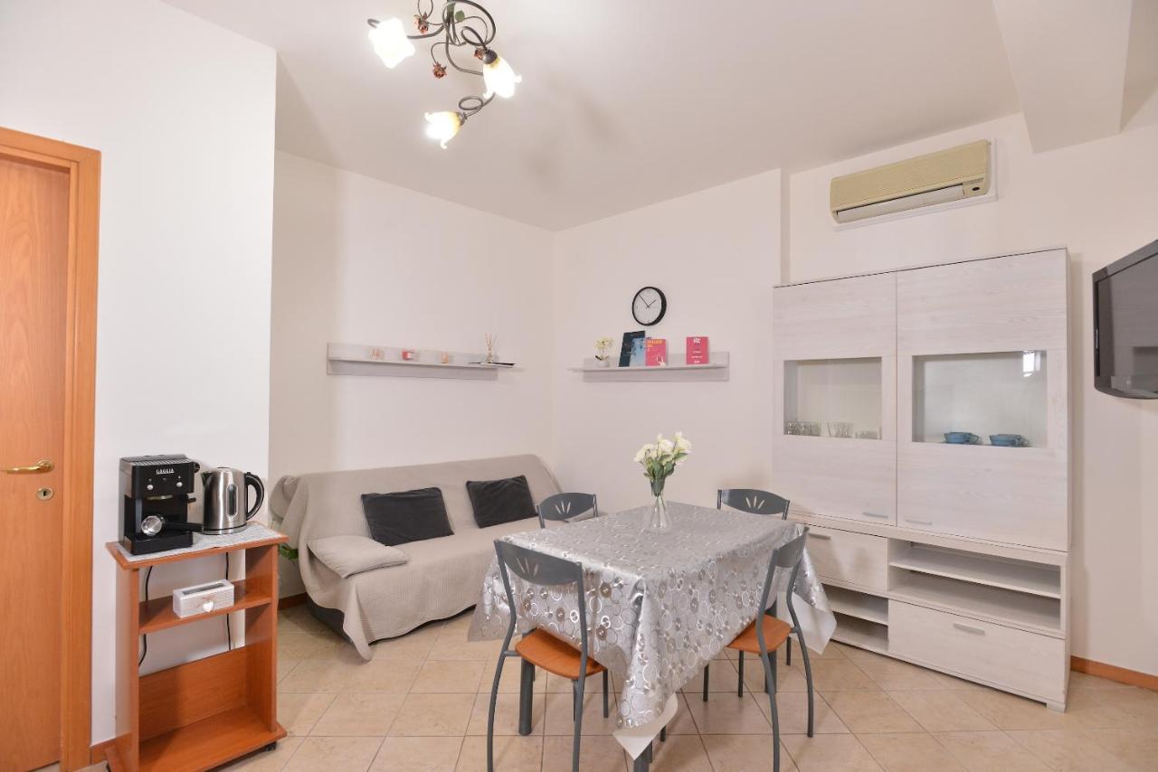 IzzHome Blue Sea Pula Exterior foto